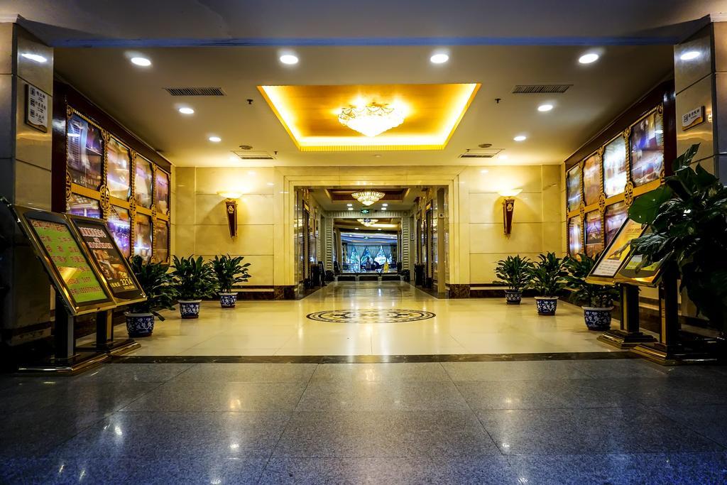 Chengdu Grand Hotel Exterior foto